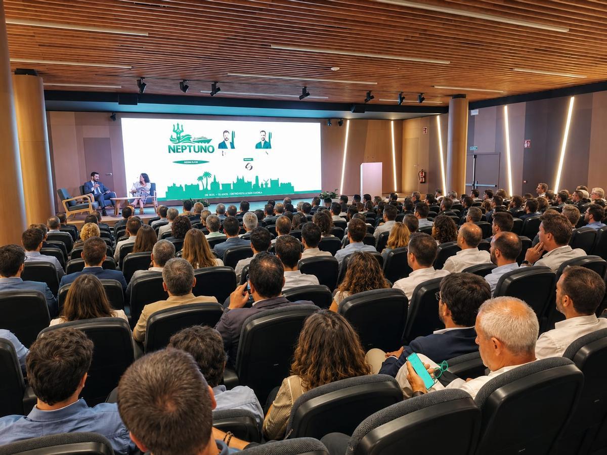 El público llenó el auditorio de Autoridad Portuaria.