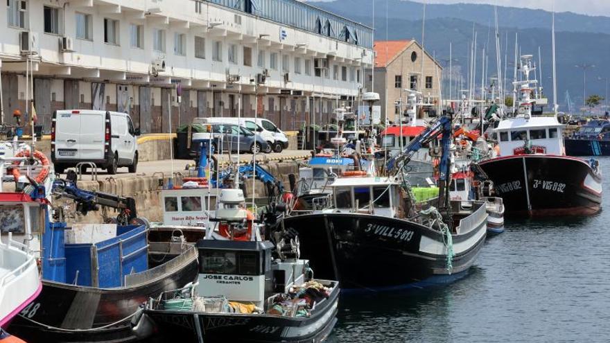Barcos de cerco atracados en O Berbés (Vigo).