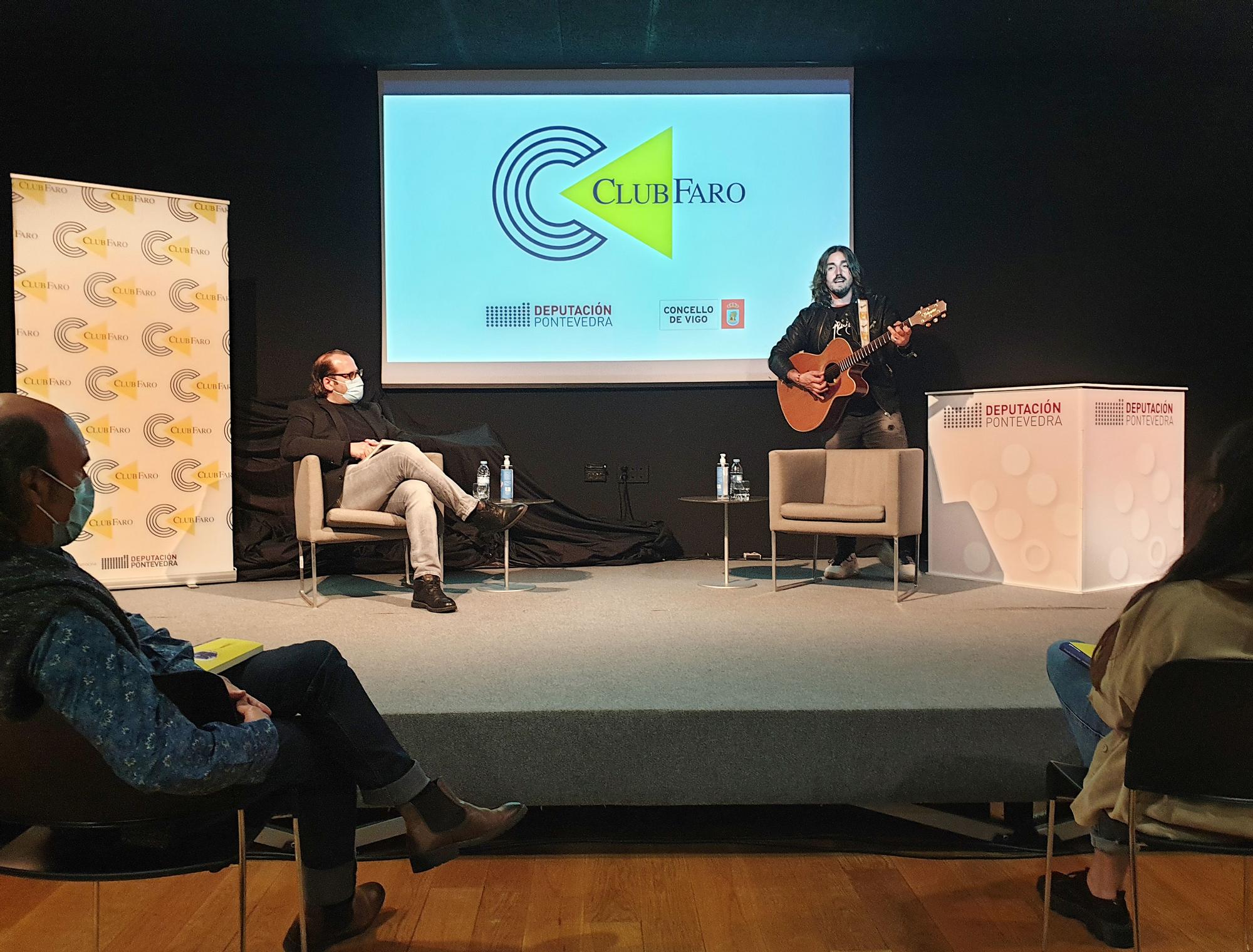 Así fue la visita del músico y compositor Andrés Suárez al Club Faro