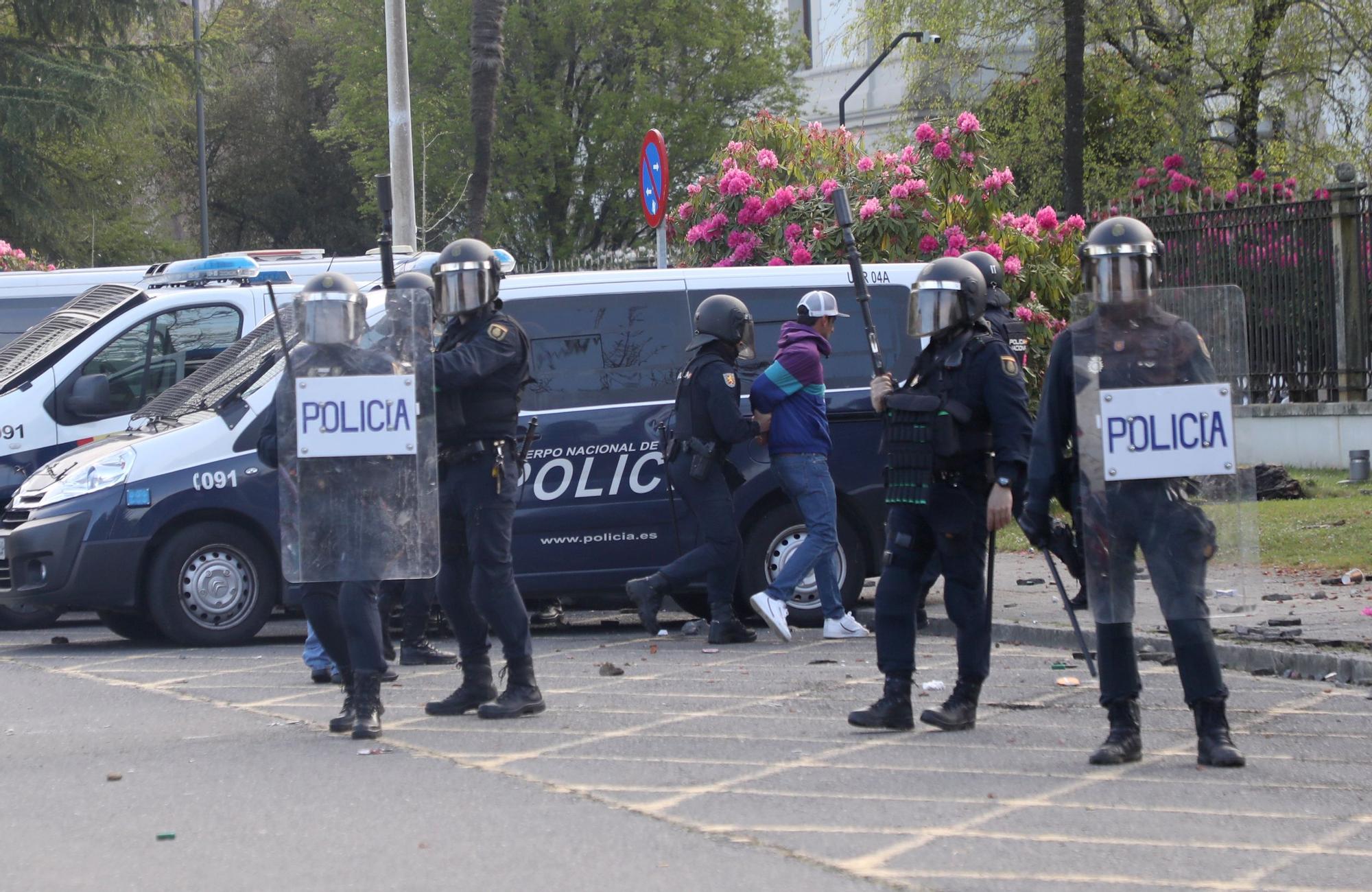 Carga policial en la protesta de bateeiros en Santiago