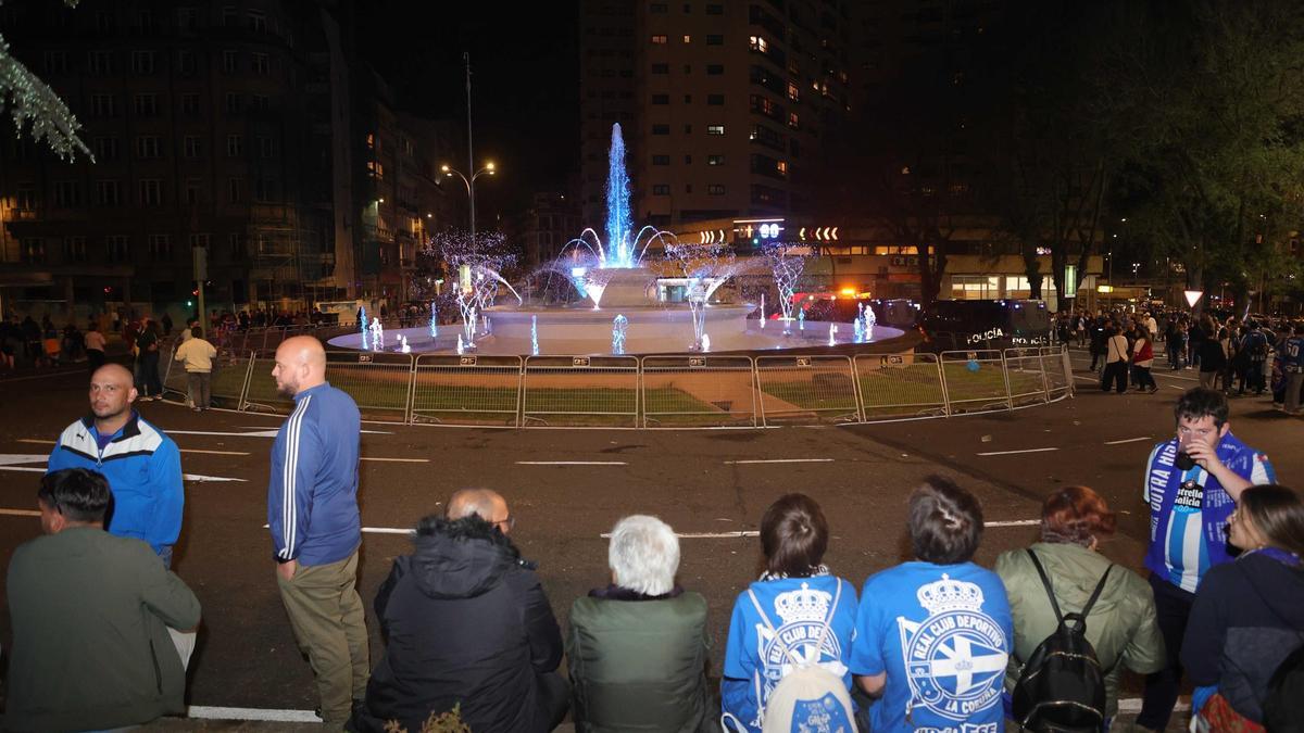 La fiesta del Deportivo: fuente de Cuatro Caminos el sábado de noche y María Pita el domingo por la tarde