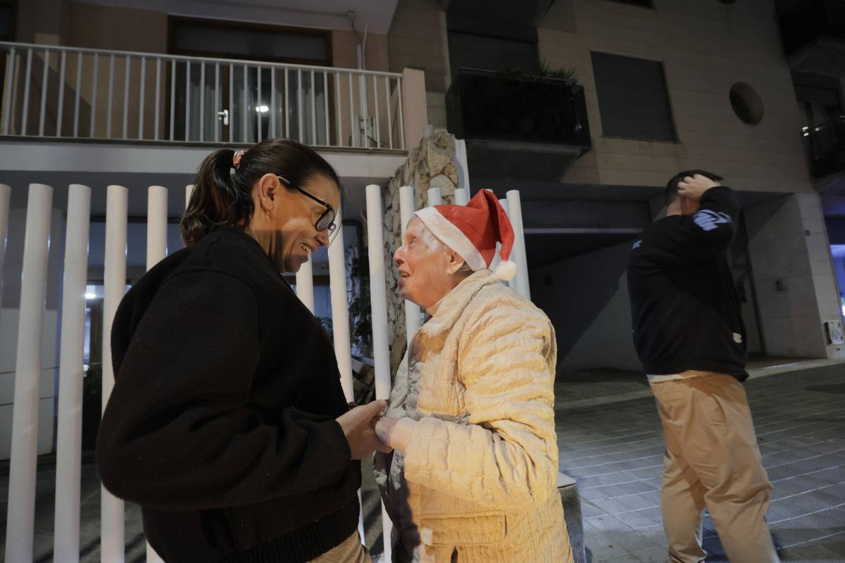 Los taxistas pasean a los mayores por Palma