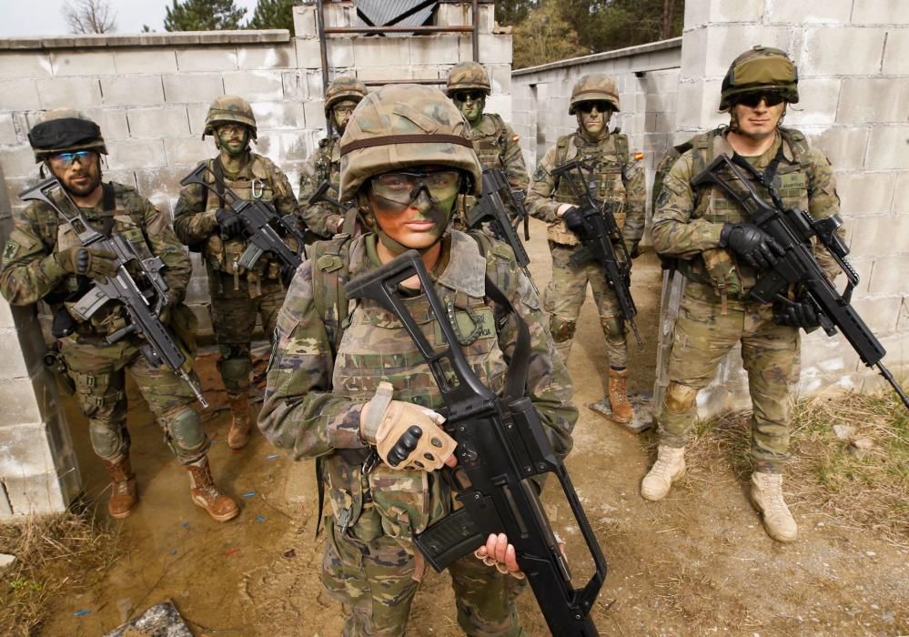 Mujeres soldado en Cabo Noval