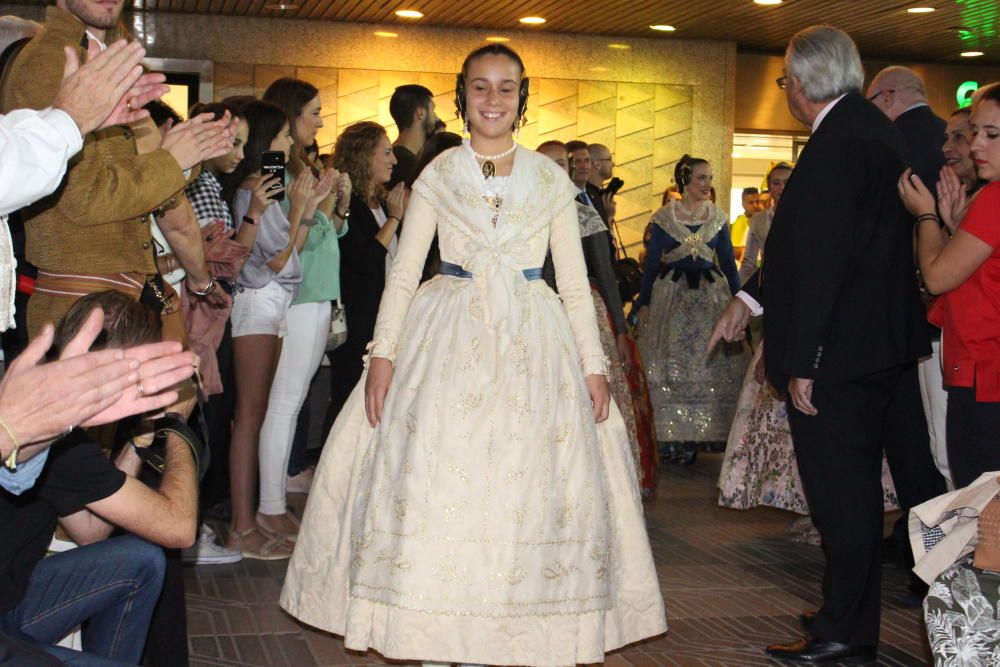 Estreno de las falleras mayores y cortes 2020 en Una Festa per a Tots