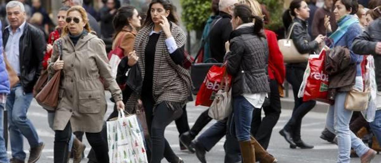 El pequeño comercio baraja unirse al recurso de El Corte Inglés contra el cierre en domingo