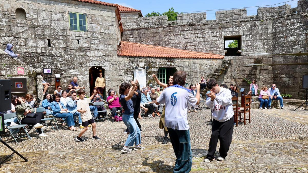 Xornada de Escora Danza o pasado verán no castelo de Vimianzo.