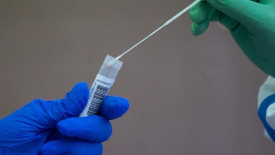 Los test de saliva, más eficaces en la detección de la variante ómicron