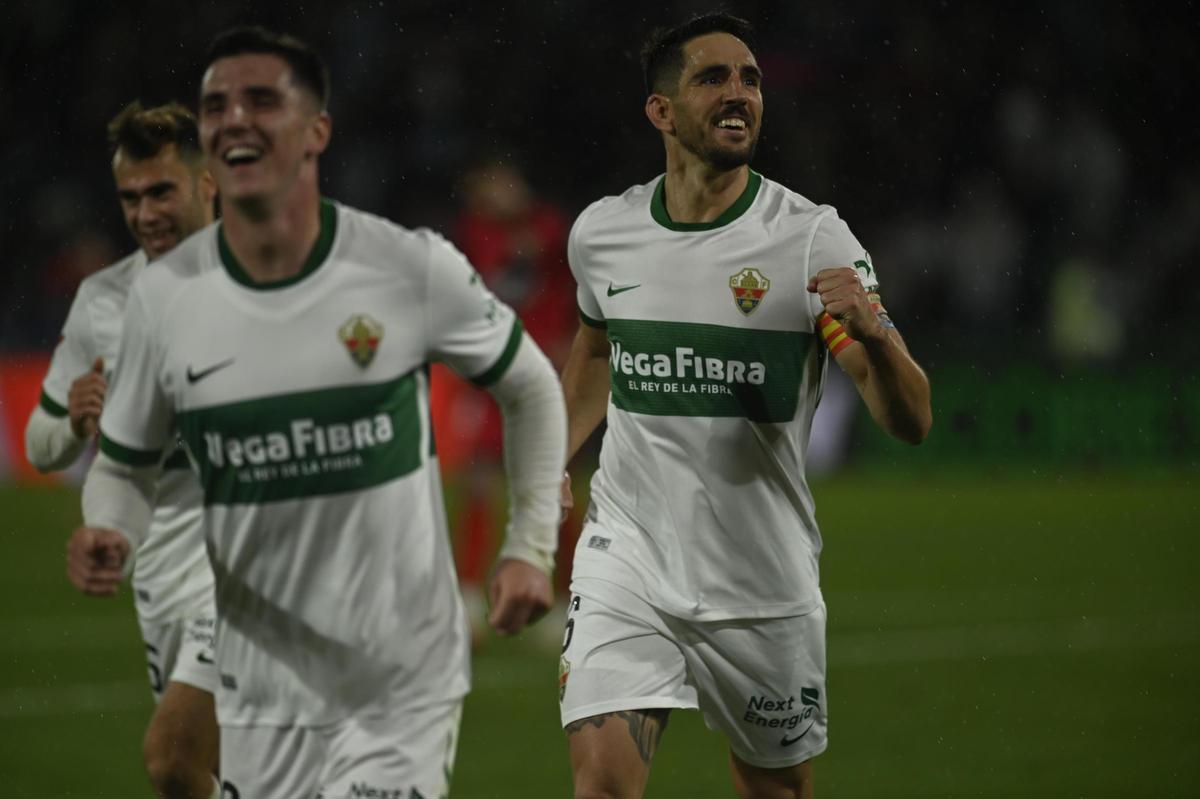 Elche CF - Rayo Vallecano: el último partido del 2025 de los franjiverdes, en imágenes