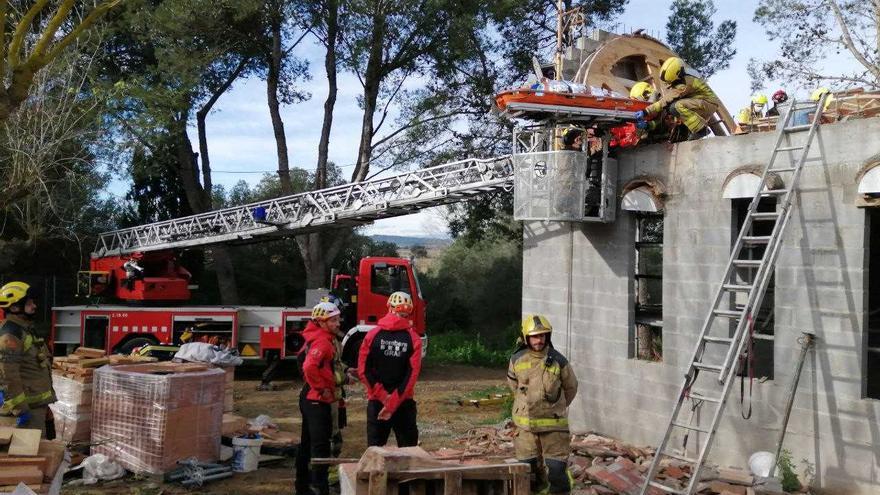 Ferits greus dos treballadors després de cedir la volta d&#039;un edifici en obres a Torroella de Montgrí