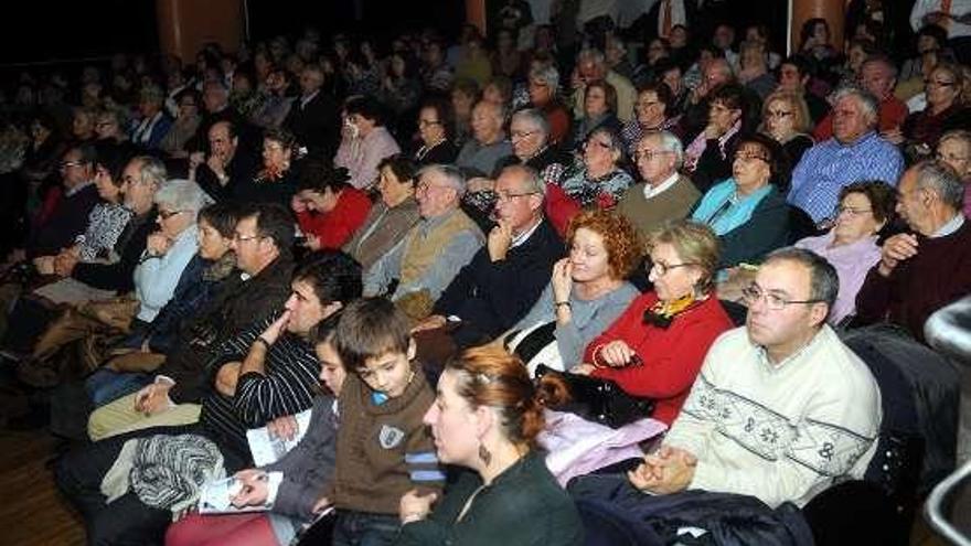 Un abarrotado Teatro Principal acogió el concierto.  // R. Vázquez