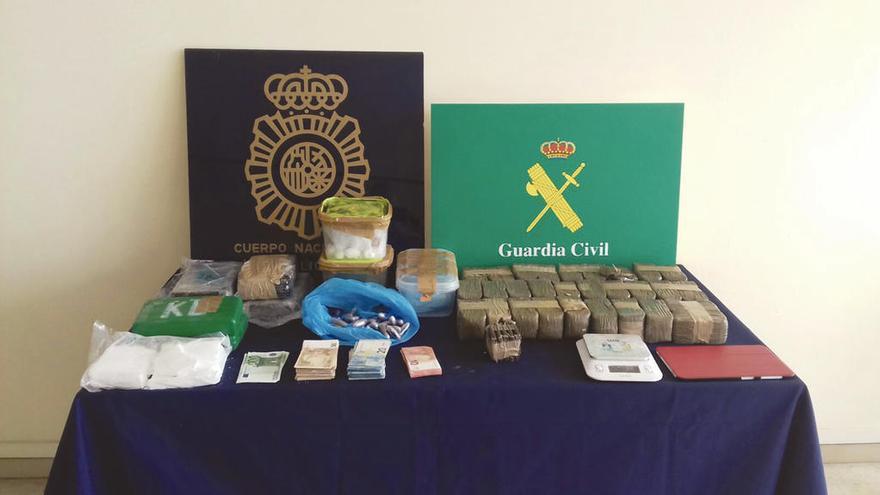 Doce detenidos al caer una organización que distribuía cocaína y hachís en A Coruña