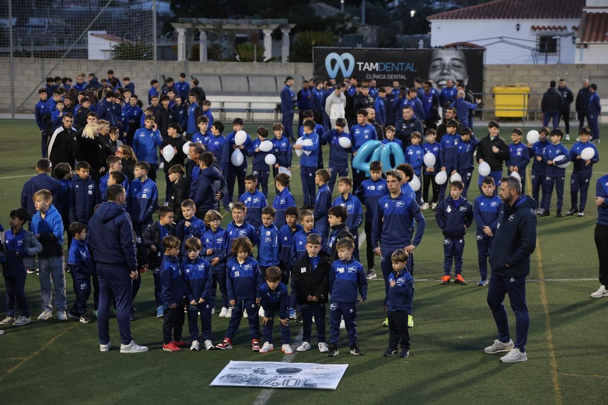 Dolor en el estadio de Sueca por el fallecimiento de un compañero y amigo Dolor en el estadio de Sueca por el fallecimiento de un compañero y amigo