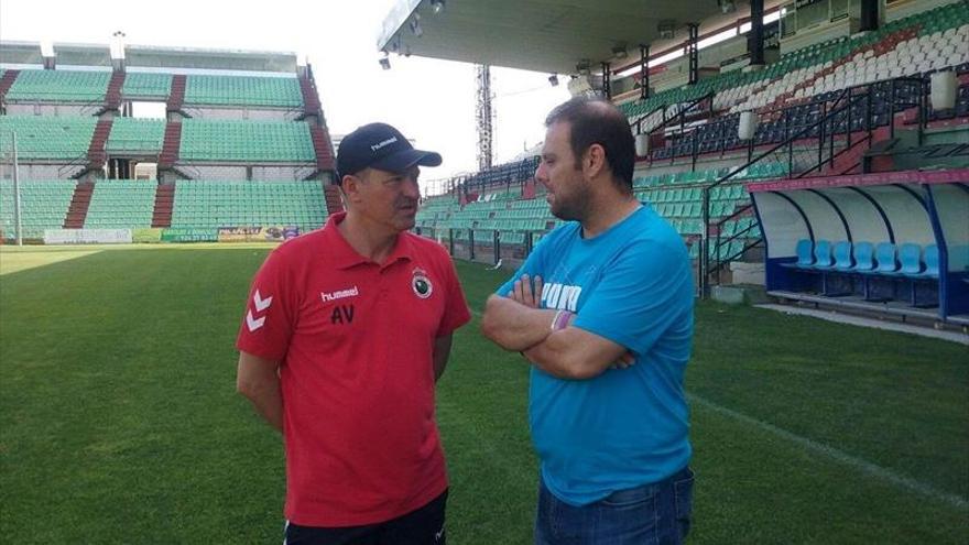 El Racing entrena en Mérida antes de enfrentarse mañana al Villanovense