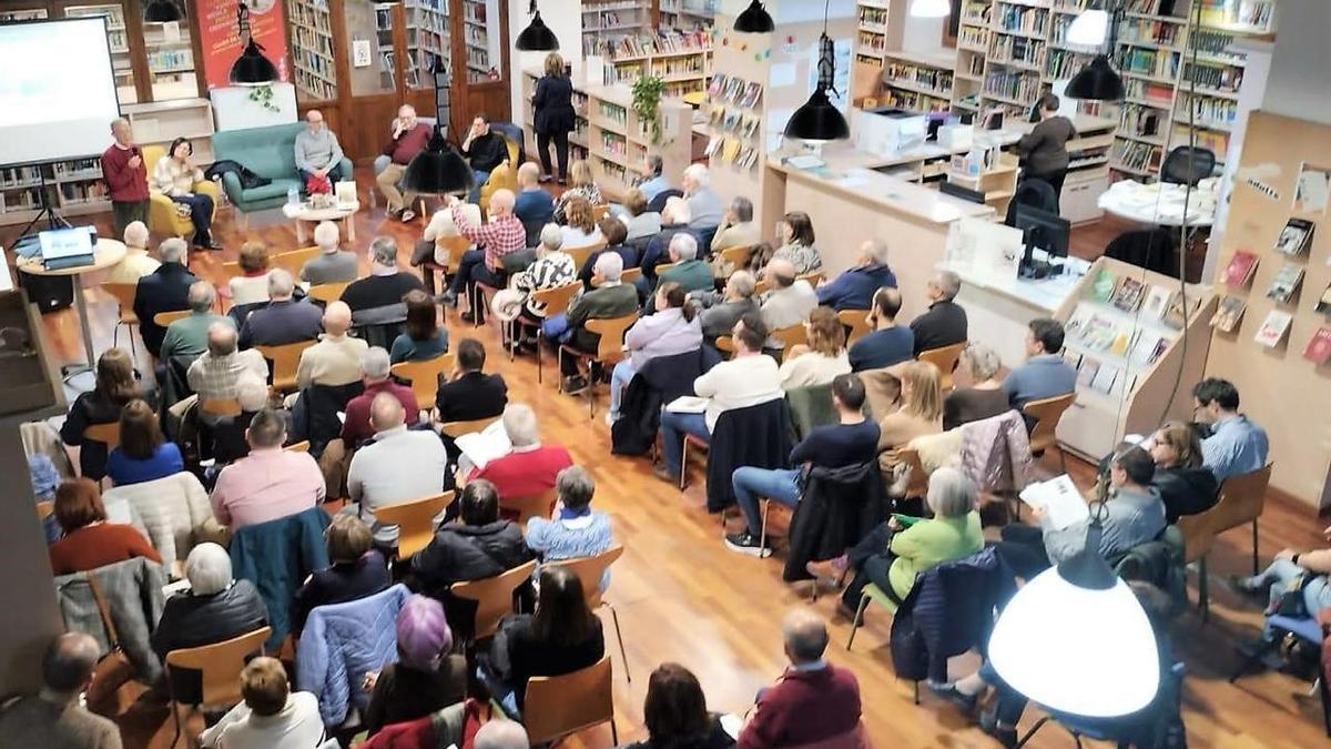 Imagen de la presentación del anterior número de Lauro.