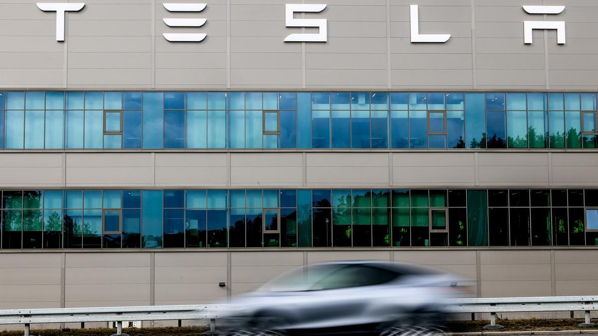 Las ventas de Tesla cayeron un 13 % en los tres primeros meses del año