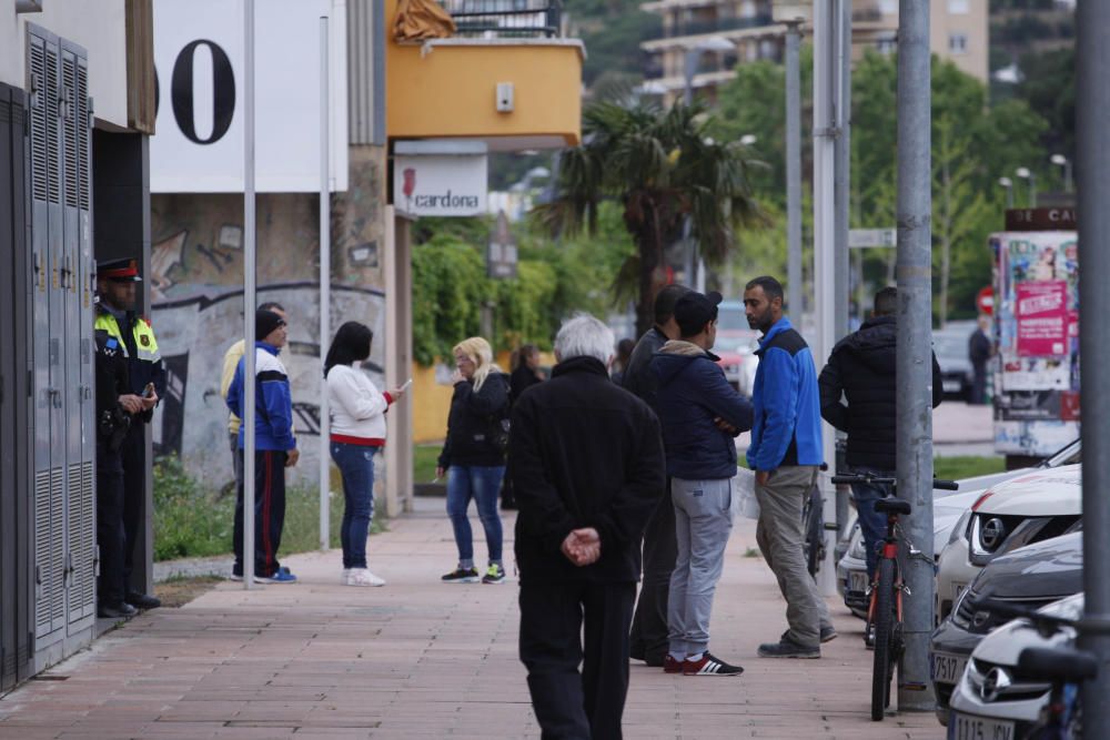 Operació policial en un bloc ocupat a Calonge