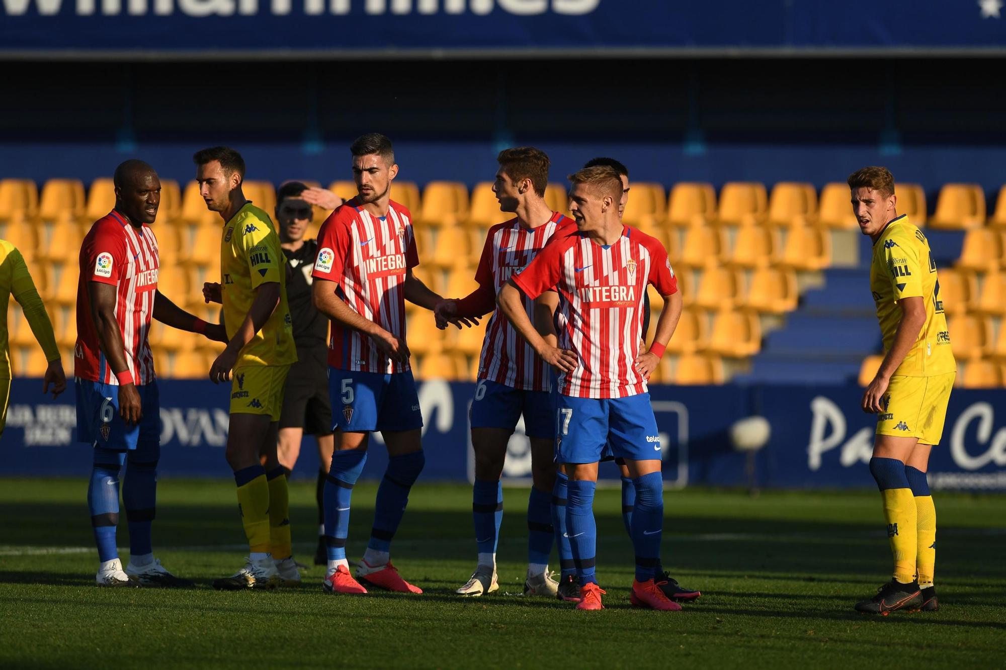 El partido entre el Alcorcón y el Sporting, en imágenes