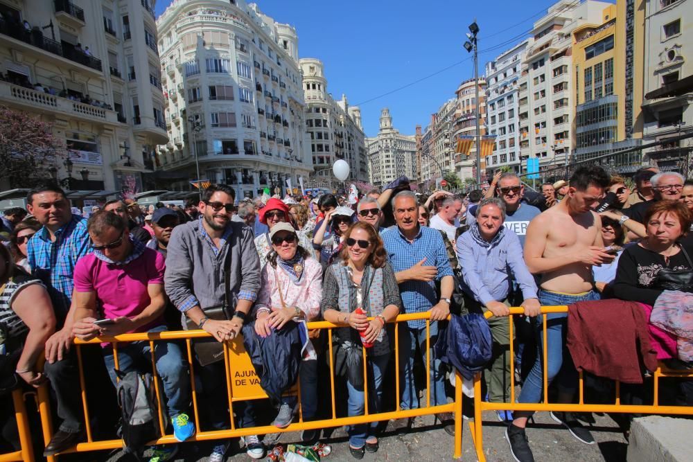 Búscate en la mascletà del 18 de marzo