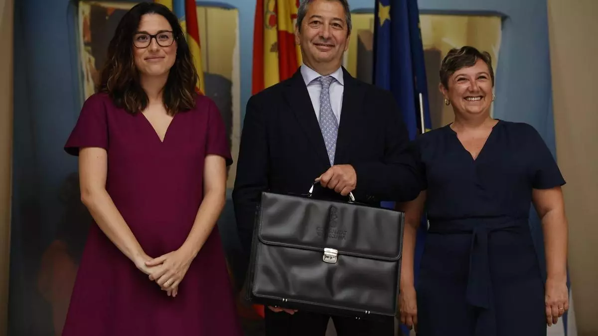 Barrera se compromete a defender la cultura e identidad valenciana "desde la libertad e igualdad de trato"