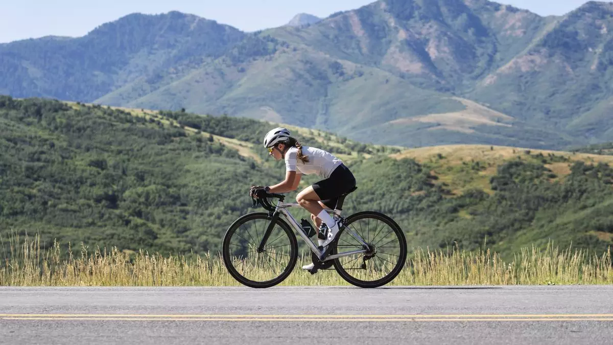 ¿Qué es mejor para entrenar: bici de montaña o carretera?