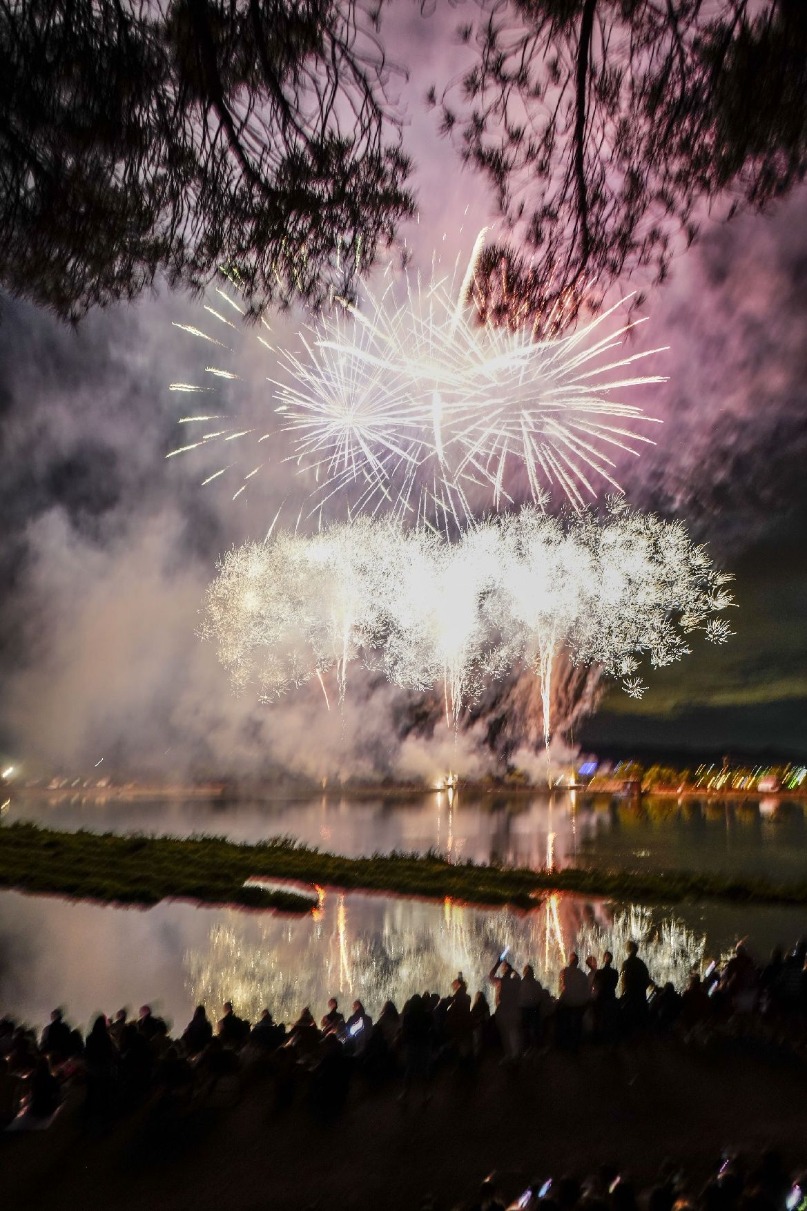 Troba't a les imatges del castell de focs de Manresa