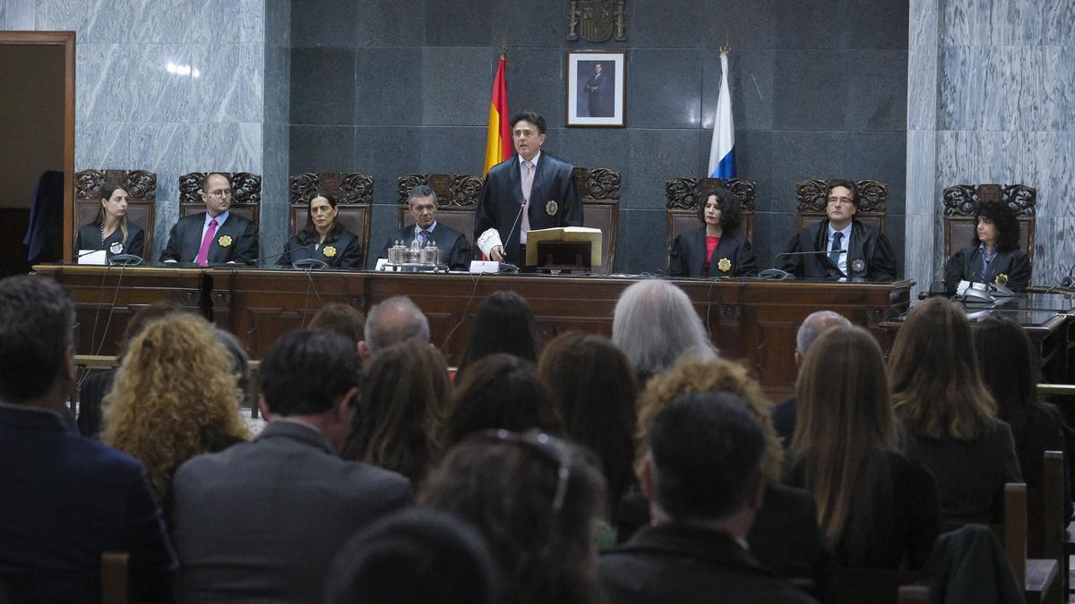 Parte de la Sala de Gobierno del TSJC en una imagen de archivo.