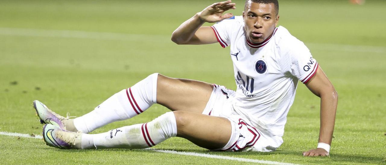 Mbappé, durante un partido esta temporada con el PSG. |  // E. P.