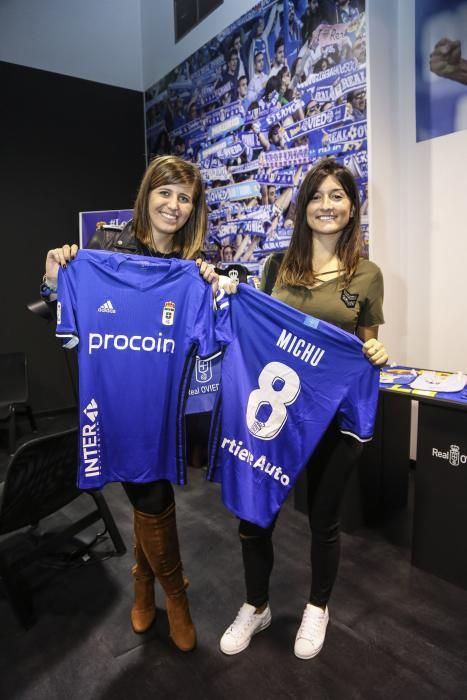 Primer día de venta de la nueva equipación del Real Oviedo