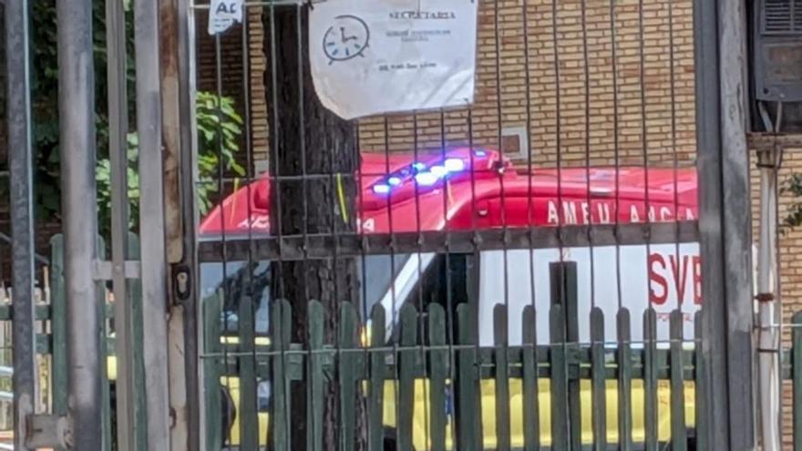 Un desmayo en un instituto de Tavernes de la Valldigna aviva el debate sobre las altas temperaturas en las aulas: "Superamos los 33 grados en algunas clases"