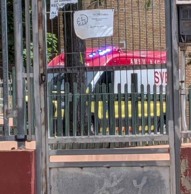Un desmayo en un instituto de València aviva el debate sobre las altas temperaturas en las aulas: "Superamos los 33 grados en algunas clases"