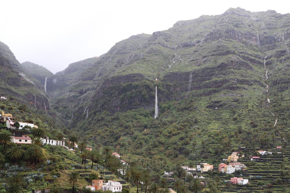 Imagen de las cascadas que se formaron en los barranco de Valle Gran Rey.