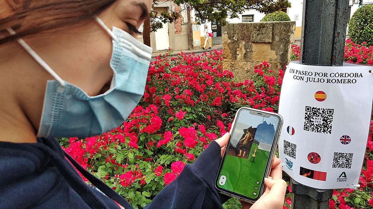 Una alumna en uno de los puntos del recorrido virtual por Córdoba.