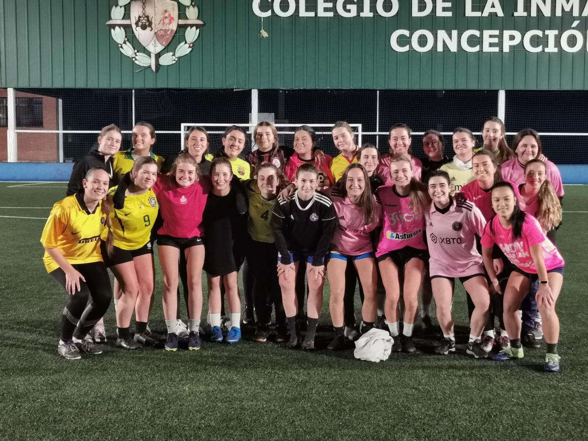 Jugadoras de los equipos femeninos.