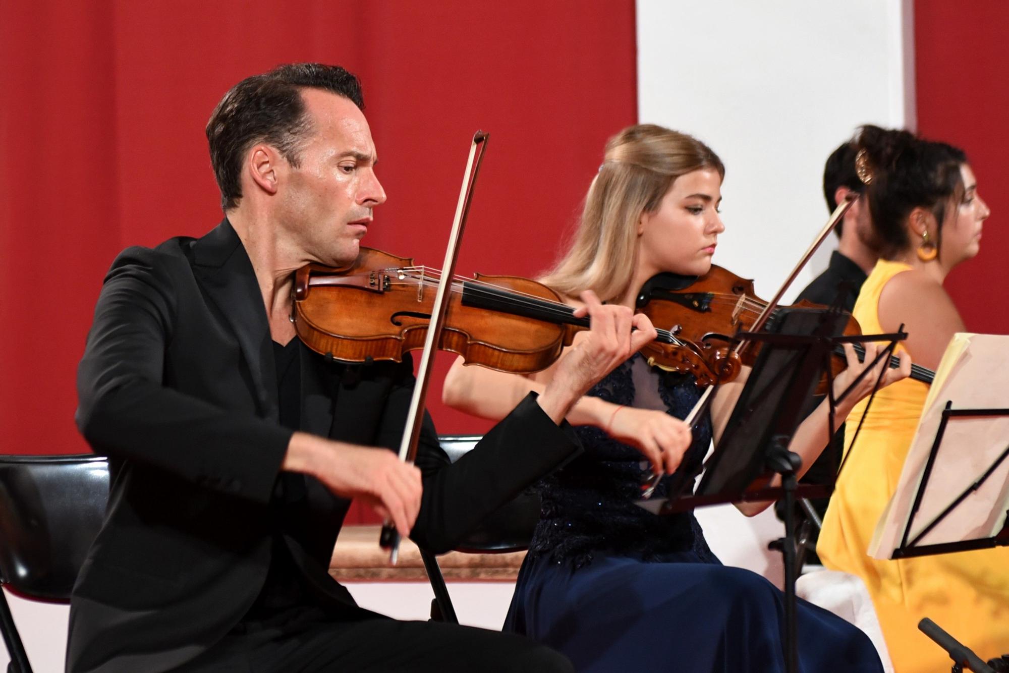 Todas las imágenes del concierto del violinista Linus Roth en Ibiza