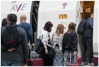 Renfe refuerza con 2.700 plazas adicionales el AVE entre Madrid y Málaga