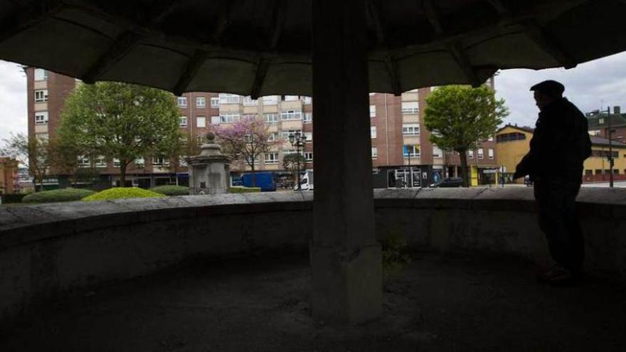 La plaza de los Cuatro Caños de La Corredoria, en una imagen de ayer.