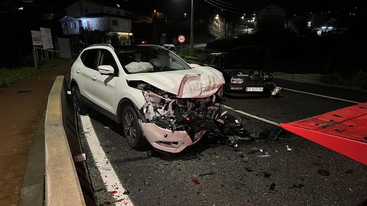 Los dos vehículos implicados en un accidente en Pontevedra el pasado día 8 en el que fallecieron dos varones de 16 y 17 años.