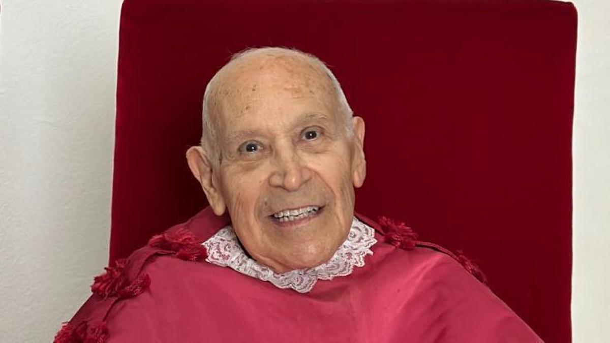 Monseñor Lucas Ramón.