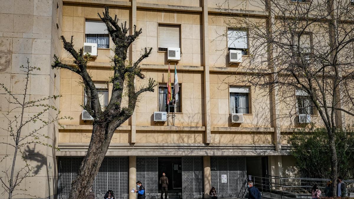 Edificio de la Audiencia de Badajoz, en la avenida de Colón.