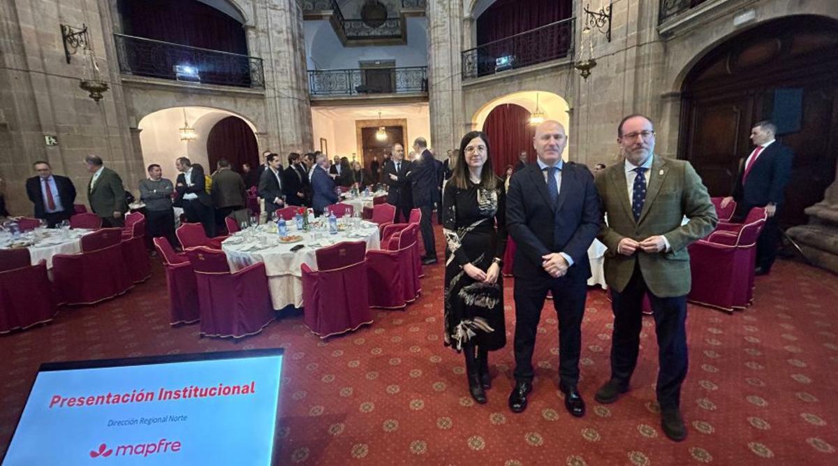 Nuria Castaño, Pedro Antonio Vicente y Mario Arias. | FERNANDO RODRÍGUEZ