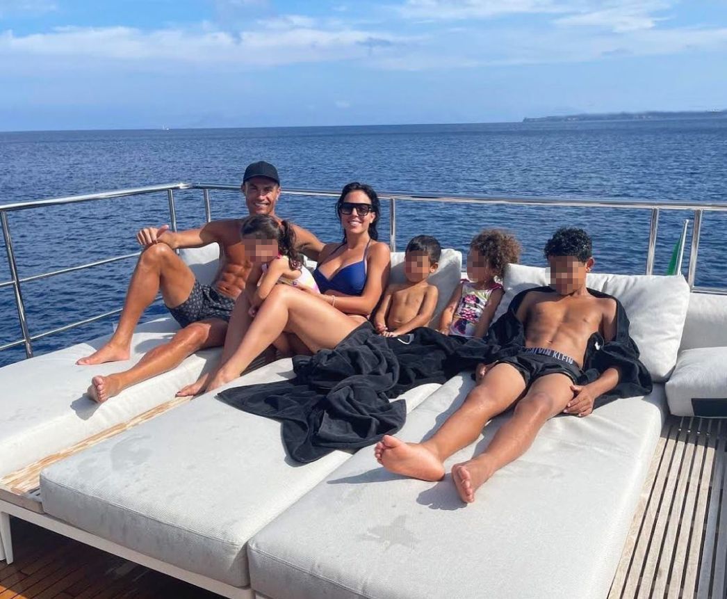 Cristiano Ronaldo disfrutando las vacaciones con su familia en Mallorca