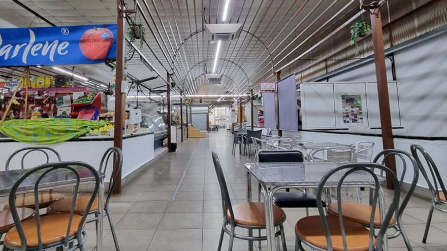 Almenara renueva la imagen del Mercat Municipal tras las últimas obras.