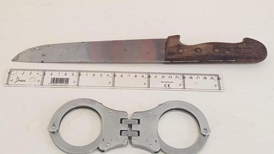 Detingut per atacar dos homes amb un ganivet de cuina a Castelló