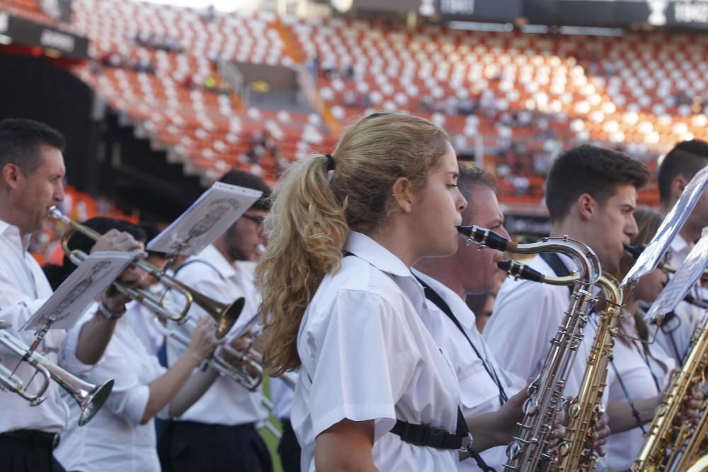 'Units per la música' en la presentación del Valencia 2016/17 en Mestalla