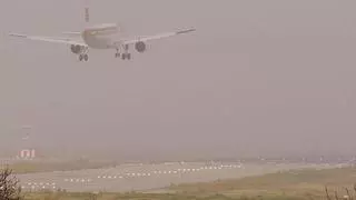 La intensa niebla obliga a cancelar los vuelos entre Badajoz y Madrid