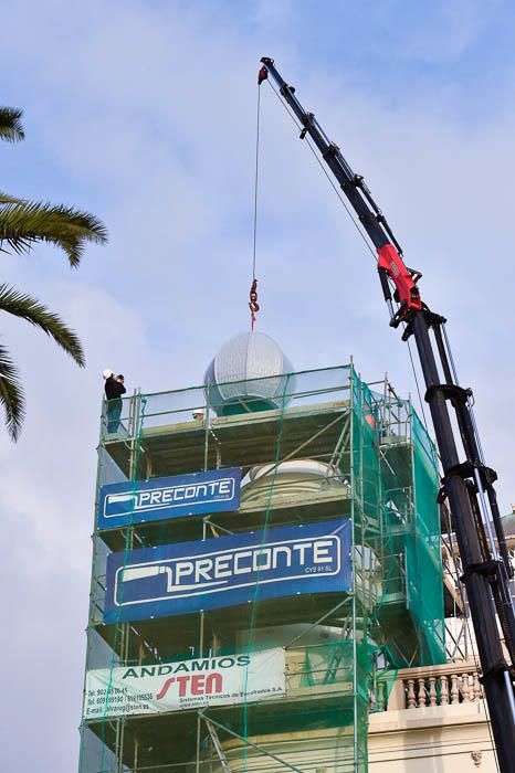 Colocación de la cúpula del torreón del ...