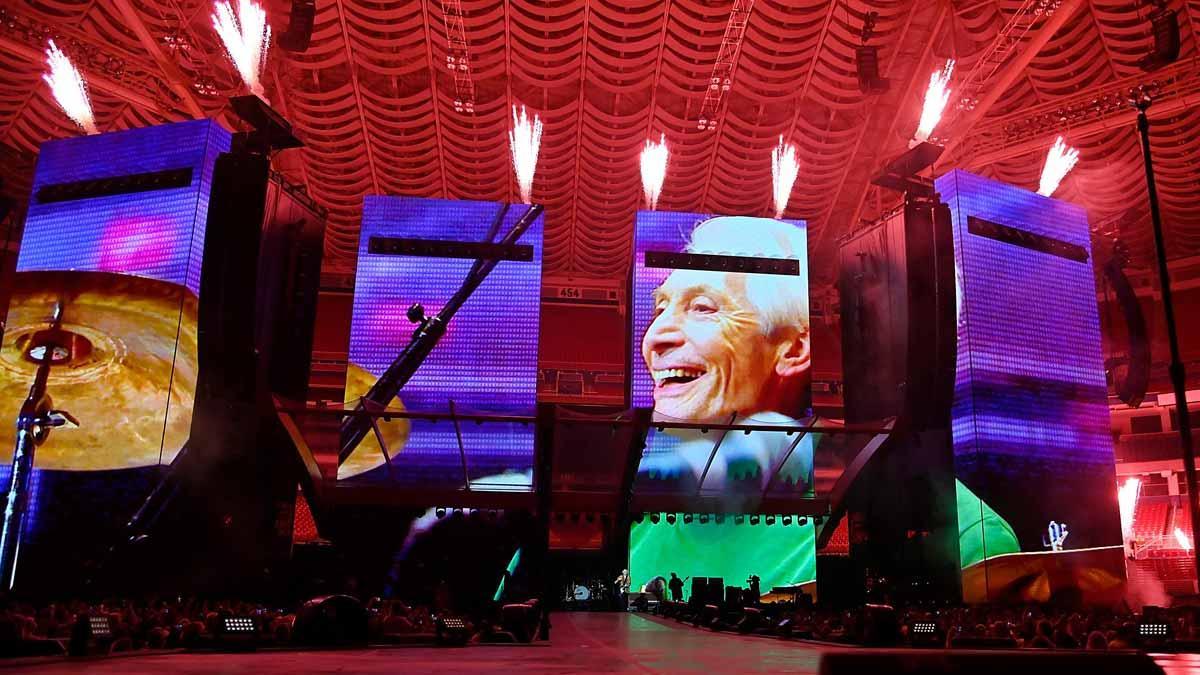 El 'momento homenaje' al fallecido Charlie Watts en el concierto de los Rolling Stones en San Luis.