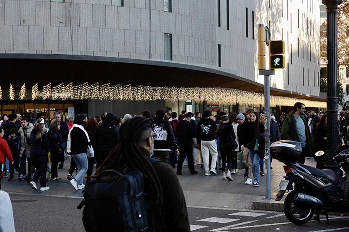 Los semáforos de Mortadelo y Filemón llegan al centro de Barcelona