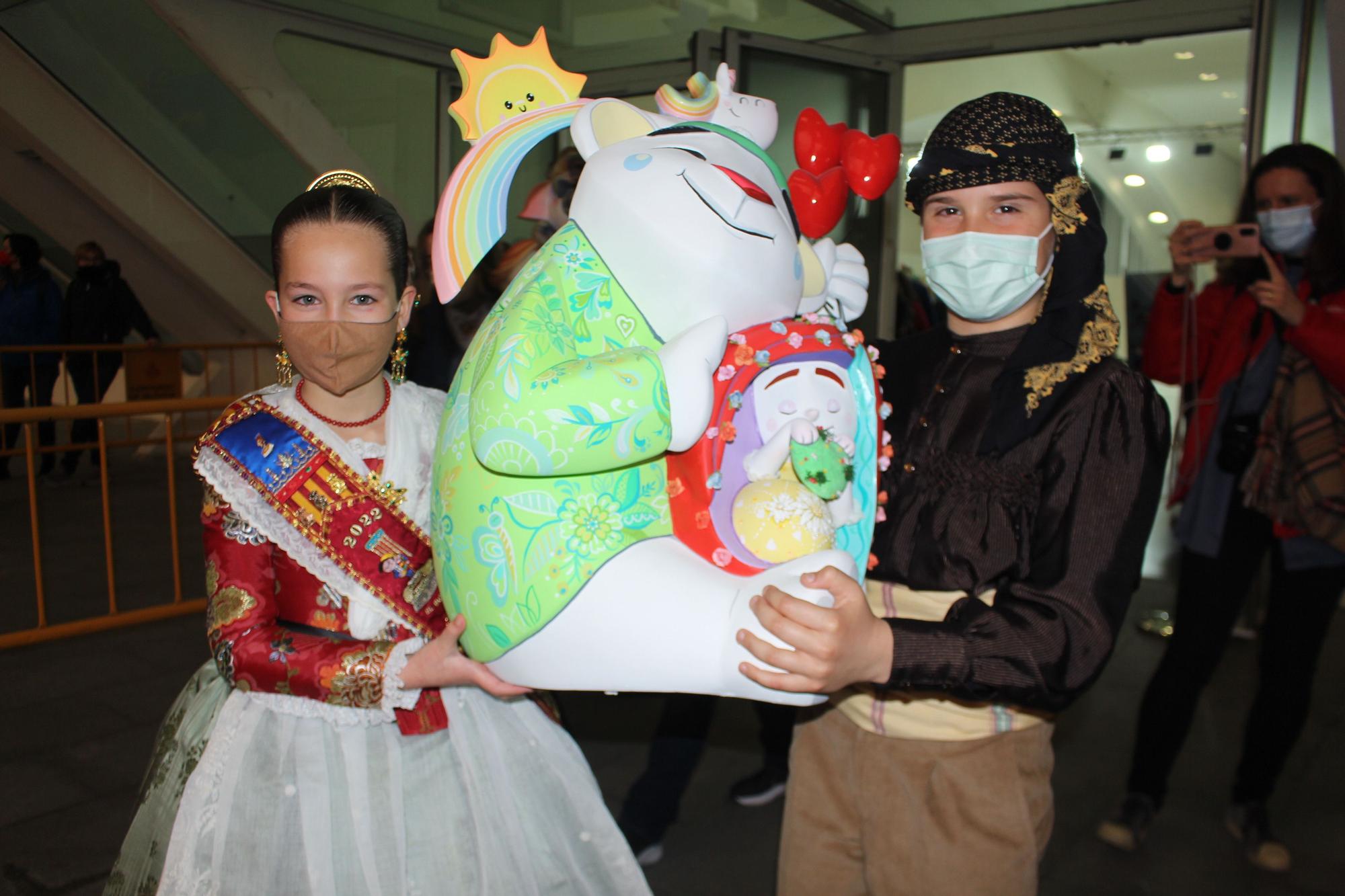 Los infantiles recogen los ninots de las Fallas 2022