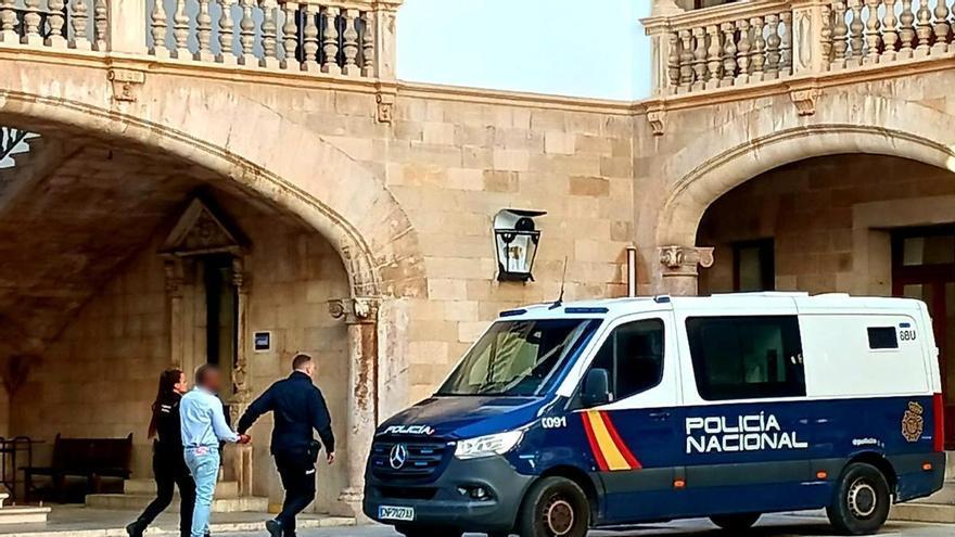 Juicio a un hombre por atacar a su expareja con un destornillador cuando dormía en Palma